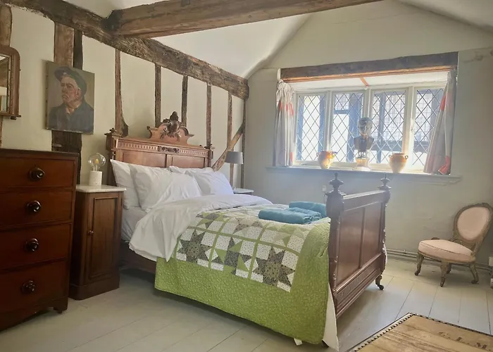 Hastings Old Town. Cottage - By The Sea